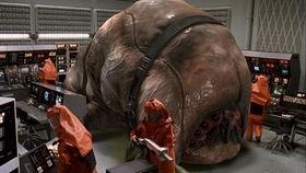 深海变异电影国产在线播放,国产惊悚巨制，在线惊悚盛宴即将开启！